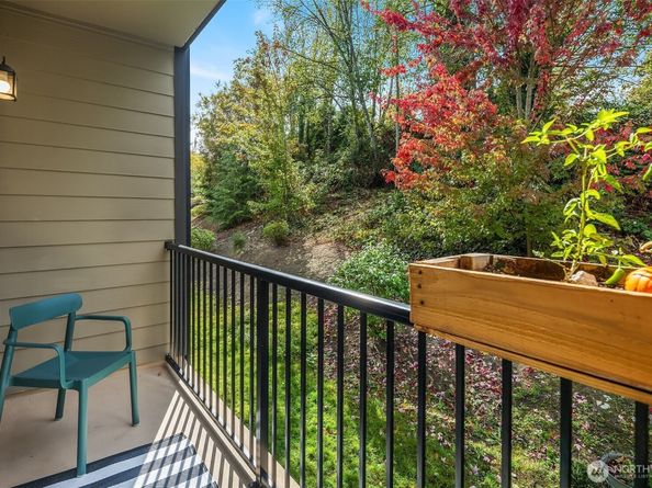 7163 27th Avenue SW, Seattle WA 98106
