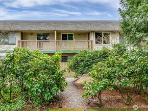 8911 Holly Drive 207, Everett WA 98208