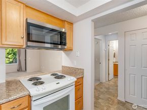 8911 Holly Drive 207, Everett WA 98208