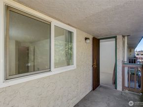8911 Holly Drive 207, Everett WA 98208