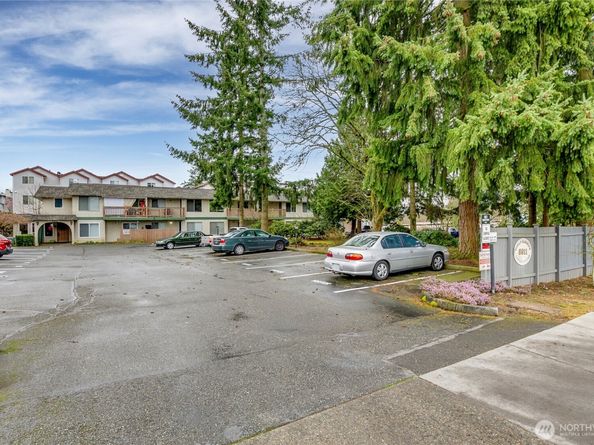 8911 Holly Drive 207, Everett WA 98208