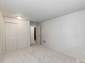 8911 Holly Drive 207, Everett WA 98208
