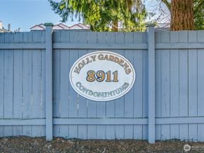 8911 Holly Drive 207, Everett WA 98208