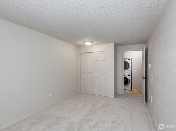 8911 Holly Drive 207, Everett WA 98208
