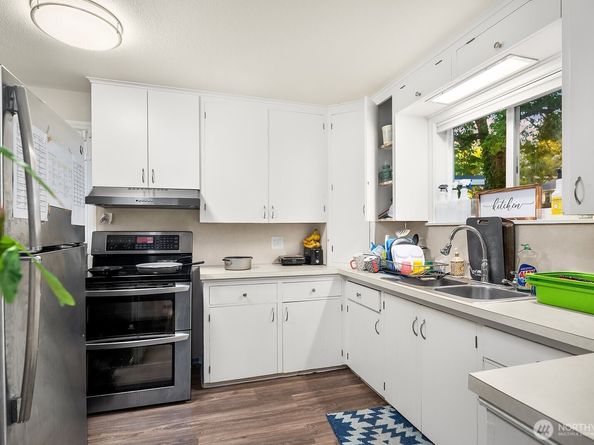 6745 18th Avenue SW, Seattle WA 98106