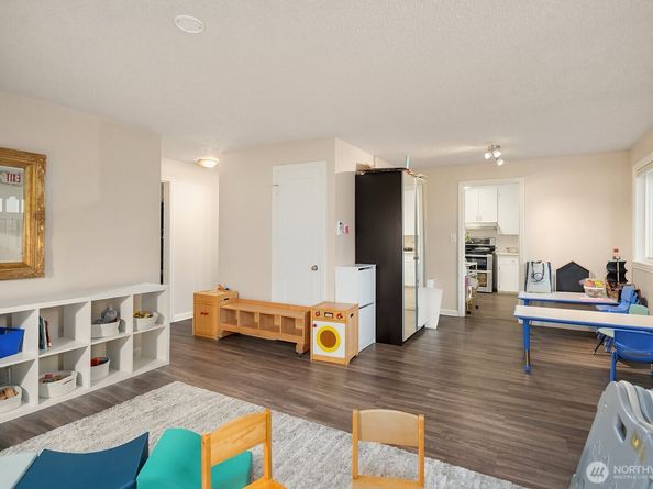 6745 18th Avenue SW, Seattle WA 98106