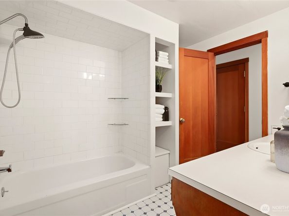 18228 Broadway Avenue, Clearview WA 98296
