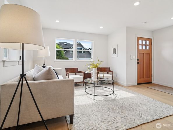 8227 Latona Avenue NE, Seattle WA 98115
