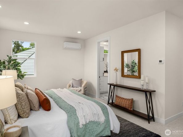 2727 50th Avenue SW, Seattle WA 98116