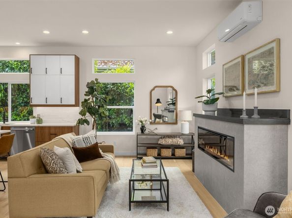 2727 50th Avenue SW, Seattle WA 98116