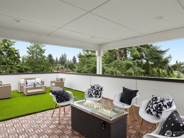 2727 50th Avenue SW, Seattle WA 98116