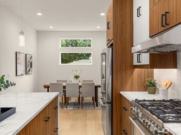 2727 50th Avenue SW, Seattle WA 98116