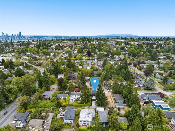 2727 50th Avenue SW, Seattle WA 98116