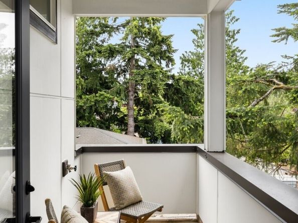 2727 50th Avenue SW, Seattle WA 98116