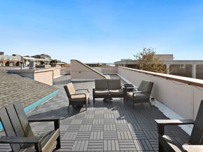 22 John Street 10, Seattle WA 98109
