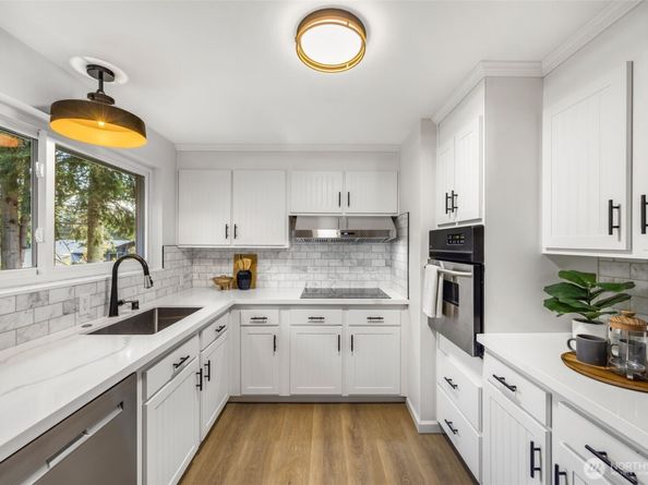 6630 162nd Place SW, Lynnwood WA 98037