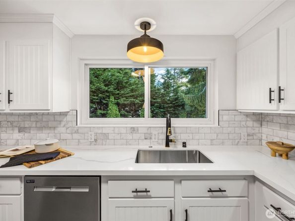 6630 162nd Place SW, Lynnwood WA 98037