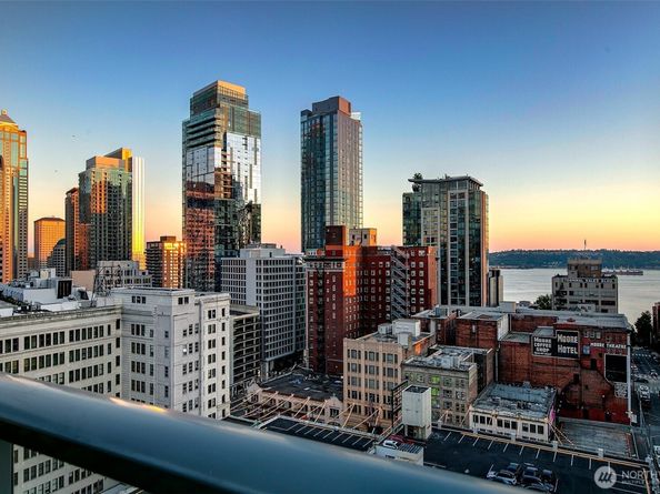 1920 4th Avenue 1702, Seattle WA 98101