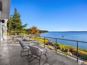 10052 Edgecombe Place NE, Bainbridge Island WA 98110