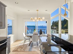 10052 Edgecombe Place NE, Bainbridge Island WA 98110
