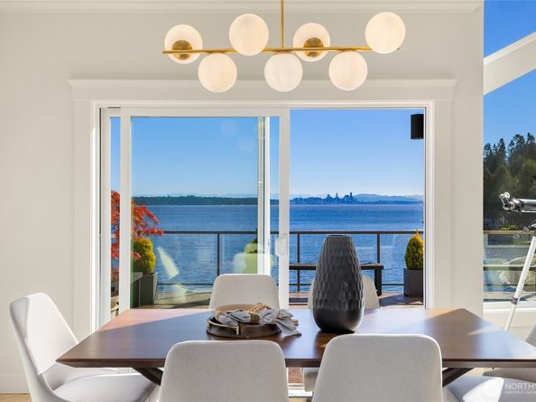 10052 Edgecombe Place NE, Bainbridge Island WA 98110