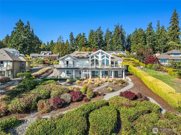 10052 Edgecombe Place NE, Bainbridge Island WA 98110
