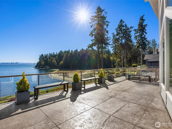 10052 Edgecombe Place NE, Bainbridge Island WA 98110