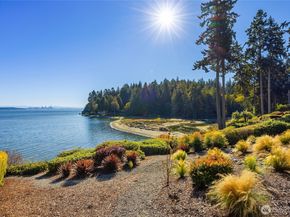 10052 Edgecombe Place NE, Bainbridge Island WA 98110