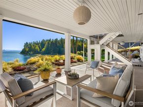 10052 Edgecombe Place NE, Bainbridge Island WA 98110