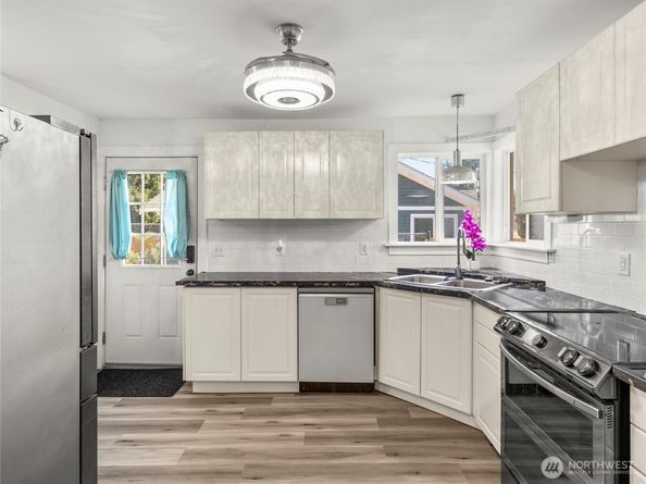 3720 W G Street, Bremerton WA 98312