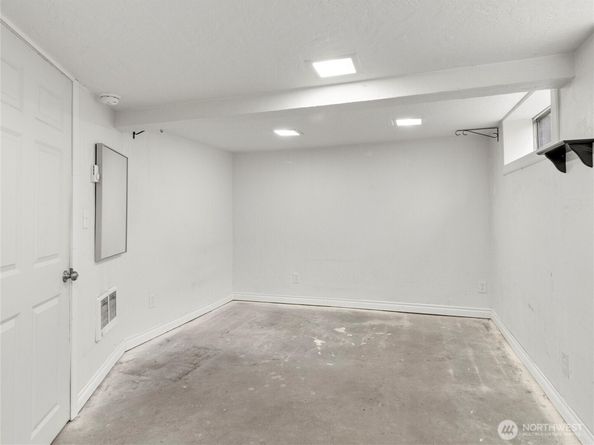 3720 W G Street, Bremerton WA 98312