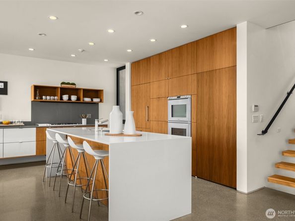 417 Ward Street, Seattle WA 98109