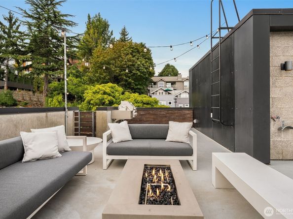 417 Ward Street, Seattle WA 98109