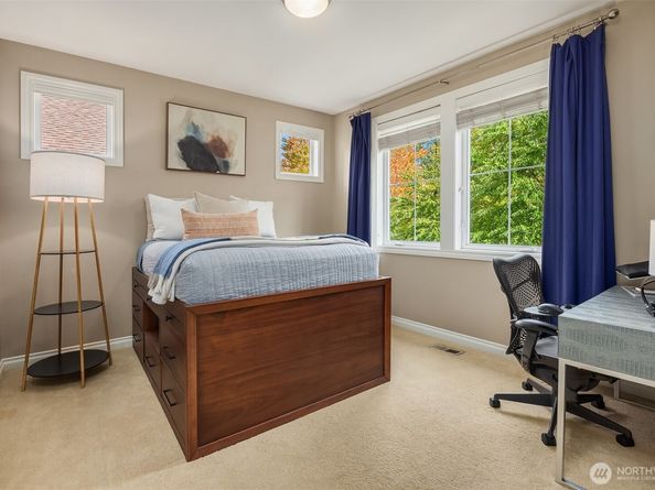 1839 12th Avenue NE, Issaquah WA 98029