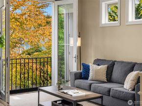 1839 12th Avenue NE, Issaquah WA 98029
