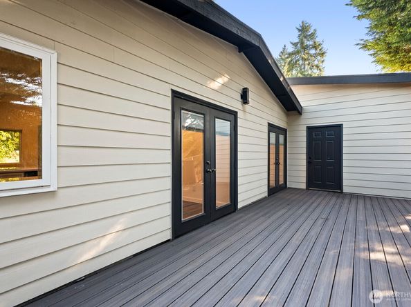 8801 NE 140th Place, Kirkland WA 98034