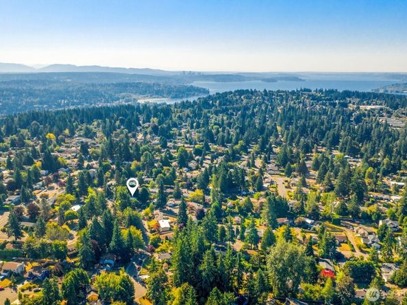 8801 NE 140th Place, Kirkland WA 98034