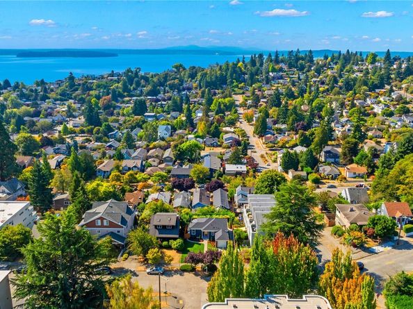 4507 45th Avenue SW, Seattle WA 98116