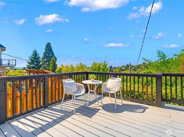 4507 45th Avenue SW, Seattle WA 98116