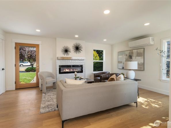4507 45th Avenue SW, Seattle WA 98116