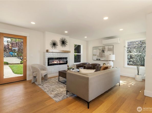 4507 45th Avenue SW, Seattle WA 98116