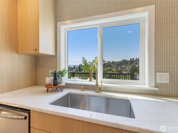 4507 45th Avenue SW, Seattle WA 98116