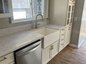 215 W Kinnear Place, Seattle WA 98119
