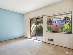 12044 96th Avenue NE 213, Kirkland WA 98034