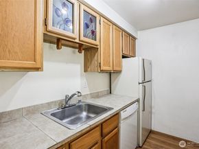 12044 96th Avenue NE 213, Kirkland WA 98034