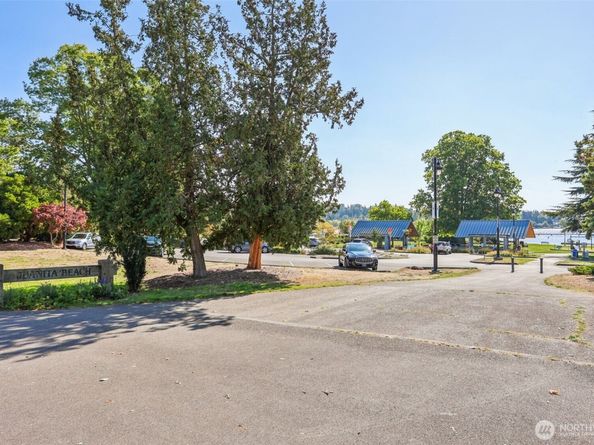 12044 96th Avenue NE 213, Kirkland WA 98034