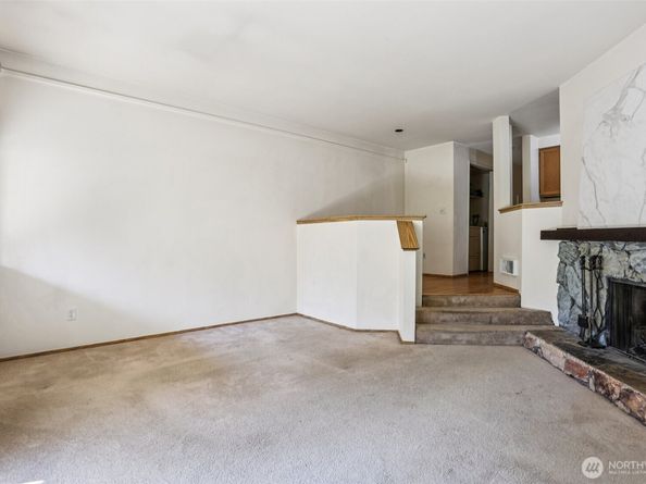 12044 96th Avenue NE 213, Kirkland WA 98034
