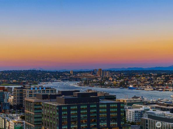 2510 6th Avenue 2108, Seattle WA 98121