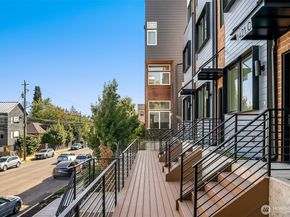 1421 19th Avenue D, Seattle WA 98122