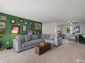 8823 Holly Drive C102, Everett WA 98208